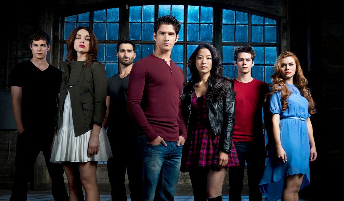 Nina Dobrev e Tyler Posey em Rom-Com Quente