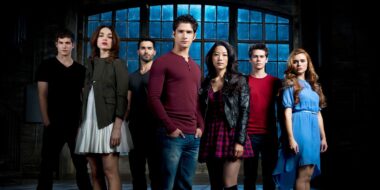 Nina Dobrev e Tyler Posey em Rom-Com Quente