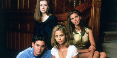 Atriz de Buffy questiona sexualização de personagem: "Super excitada?"