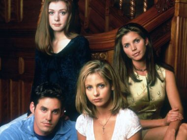 Atriz de Buffy questiona sexualização de personagem: "Super excitada?"