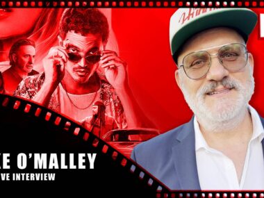 Mike O'Malley brilha no tapete vermelho de 'Eenie Meanie'