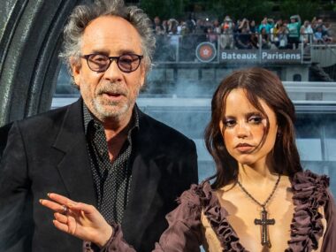 Wednesday 2ª Temporada: A Camafeu Secreto de Tim Burton e o Sucesso de US$ 452 Milhões
