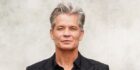 O sucesso de crítica de Timothy Olyphant: o thriller policial que você precisa ver