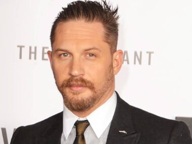 Taboo: Série de Tom Hardy e Ridley Scott volta aos charts