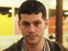 Anya Taylor-Joy destrói a família de Dylan O'Brien em novo trailer