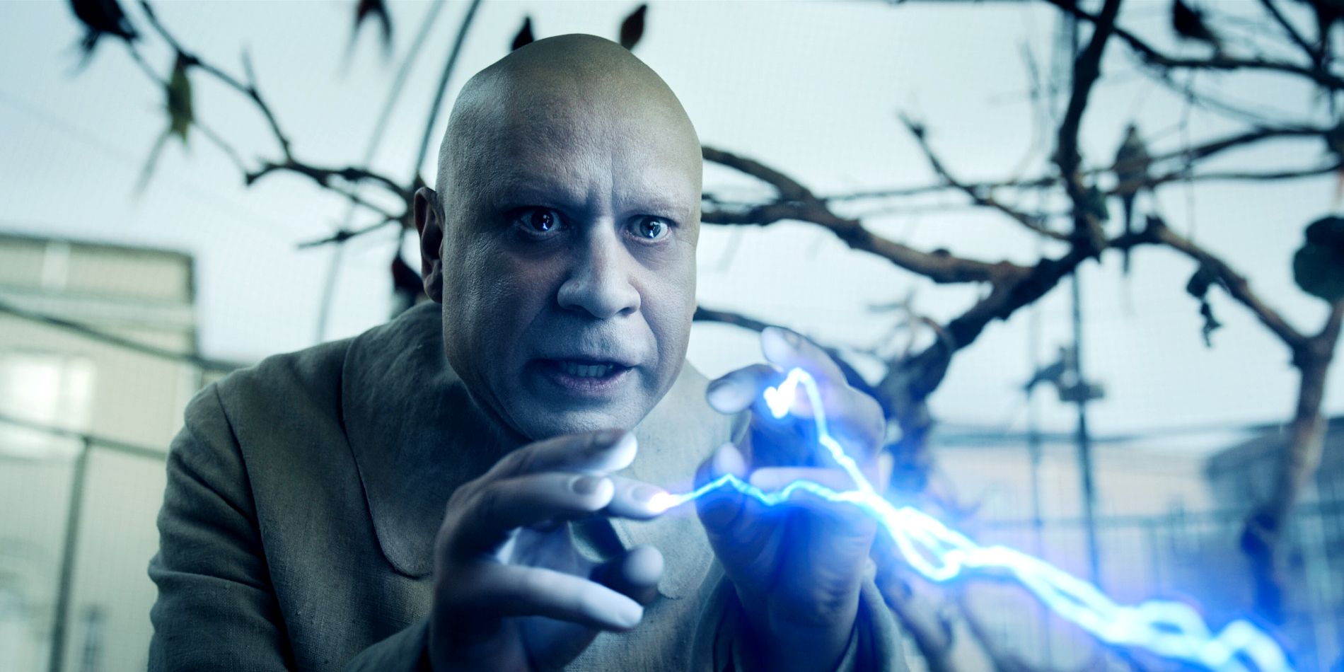 Wednesday 2ª Temporada: A Ausência de Tio Fester Confunde