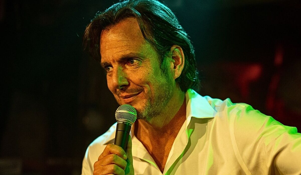 Bradley Cooper Direciona Comédia com Will Arnett e Laura Dern