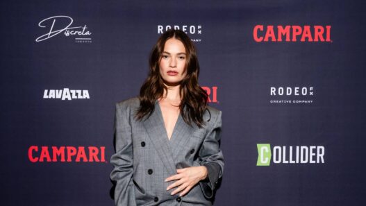 Lily James no Rebooting de Clássico de Stallone