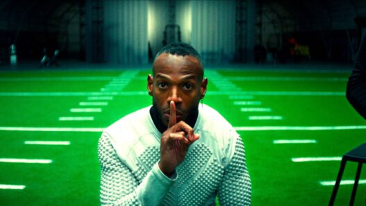The Gorge: Thriller de Jordan Peele estreia com baixa aprovação