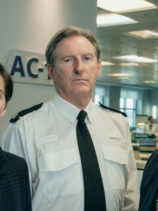 Adrian Dunbar de Line of Duty em adaptação da Netflix