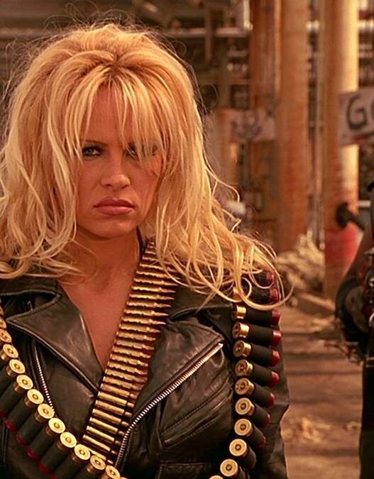 Pamela Anderson retorna em reboot de HQ clássica