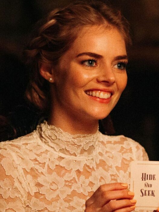 Samara Weaving: 4 Filmes de Terror que Provão seu Reinado