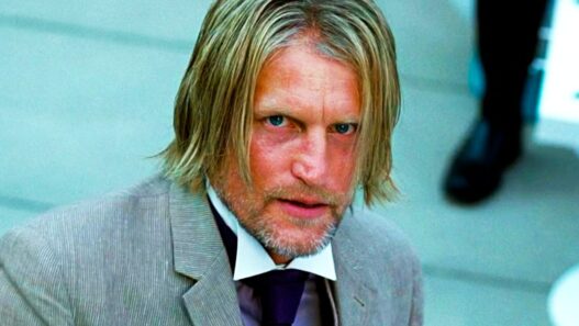 Haymitch Jovem em Jogos Vorazes: Prelúdio Revela Primeiro Vislumbre