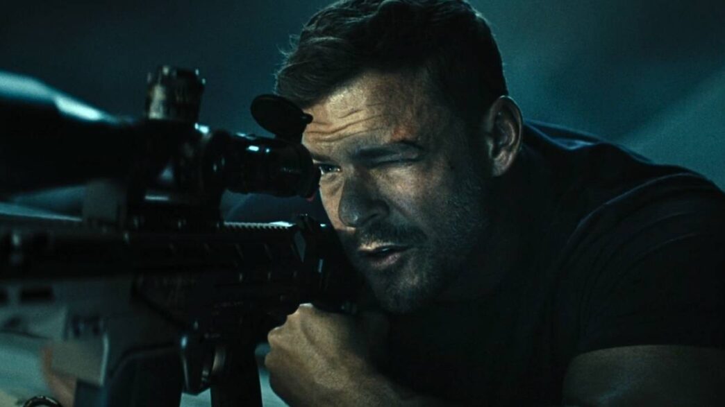 Alan Ritchson e Sylvester Stallone em Thriller de Navy SEALs