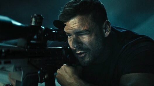 Alan Ritchson e Sylvester Stallone em Thriller de Navy SEALs