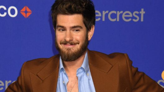 Andrew Garfield em novo filme medieval com ator de Harry Potter