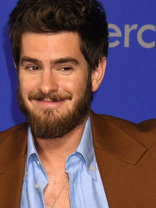 Andrew Garfield em novo filme medieval com ator de Harry Potter