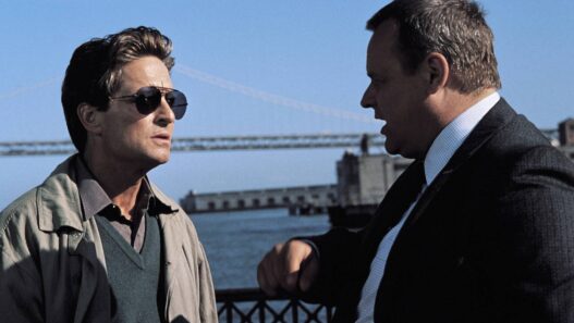 The Gorge: Thriller Erótico de 33 Anos Chega ao Streaming