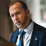 Donnie Wahlberg promete: ‘Boston Blue’ trará fé, família e tradição de volta à TV
