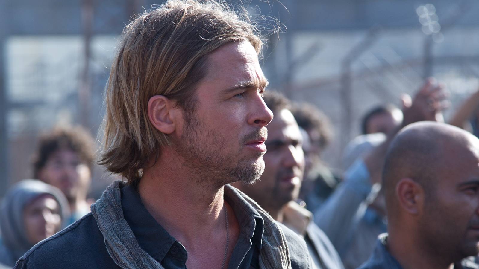 Brad Pitt estrela adaptação de romance zumbi que domina streaming