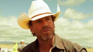 Por que os Emmys ignoram Taylor Sheridan?
