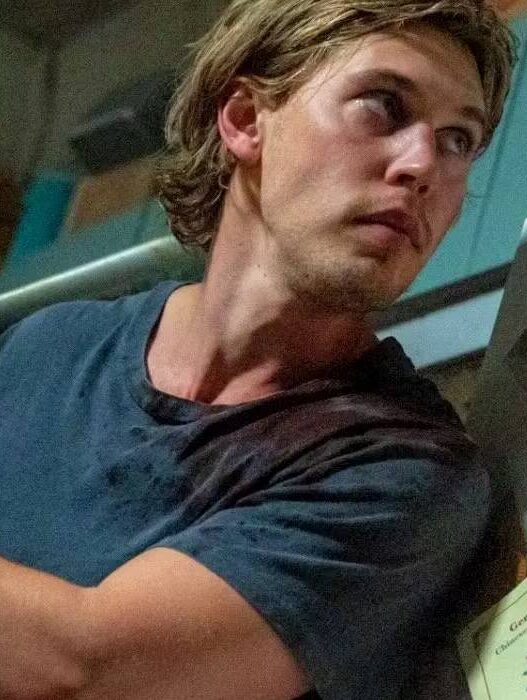 Austin Butler em 'Caught Stealing': O Novo Astro de Hollywood