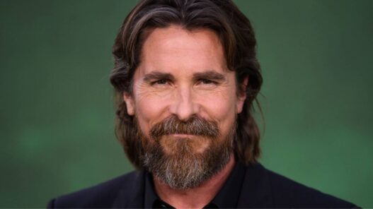 O melhor filme de Christian Bale no Netflix: um faroeste com 71% de aprovação