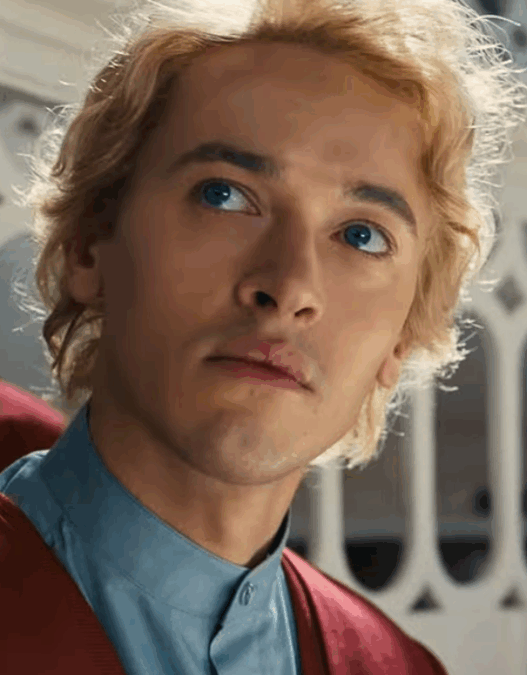Ralph Fiennes substitui Donald Sutherland como Presidente Snow em Jogos Vorazes