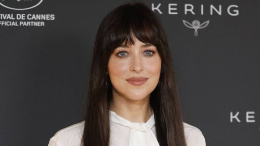 Dakota Johnson: O fracasso de crítica que domina o streaming
