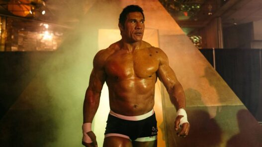 8 Biopics de WWE e UFC que Precisamos Após 'A Máquina'