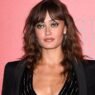 Série britânica de suspense com Ella Purnell retorna aos charts