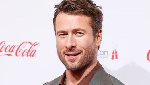 Glen Powell e Tom Cruise em Nova Adaptação de Stephen King