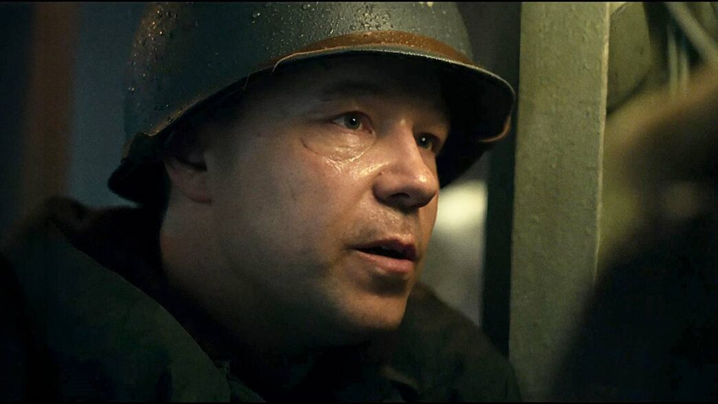 Tom Hanks e Stephen Graham em thriller de guerra na Netflix