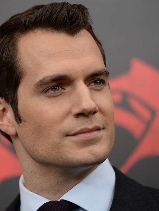 Henry Cavill: O inesperado sucesso de seu pior filme no streaming