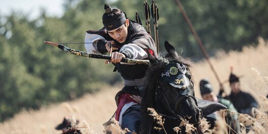 Crash Course in Romance: o K-Drama que mistura 'Outlander' e 'The Bear'