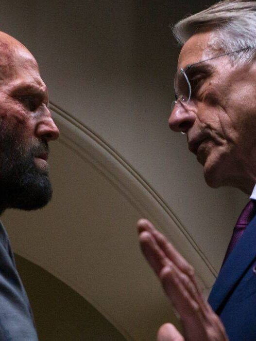 Jason Statham retorna em sequência milionária com astro da DC