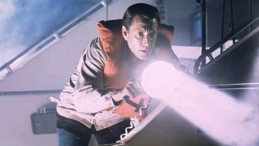 Jaws: Reestreia Canibaliza Lançamento de Jennifer Lawrence