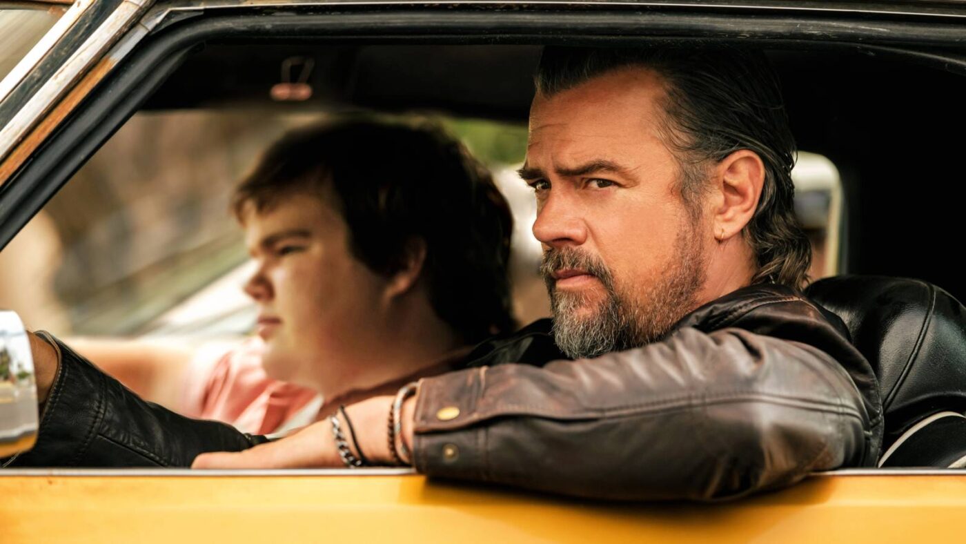 Crítica: 'London Calling' - Piadas certeiras, mas roteiro confuso