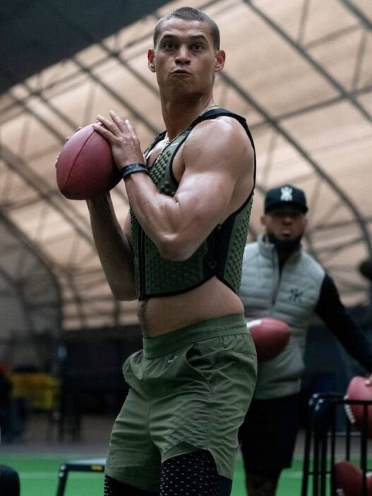 Miles Teller em The Gorge: Transformação física impressionante para novo filme esportivo