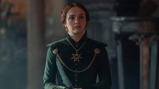 Milly Alcock Responde a Críticas de 'House of the Dragon'