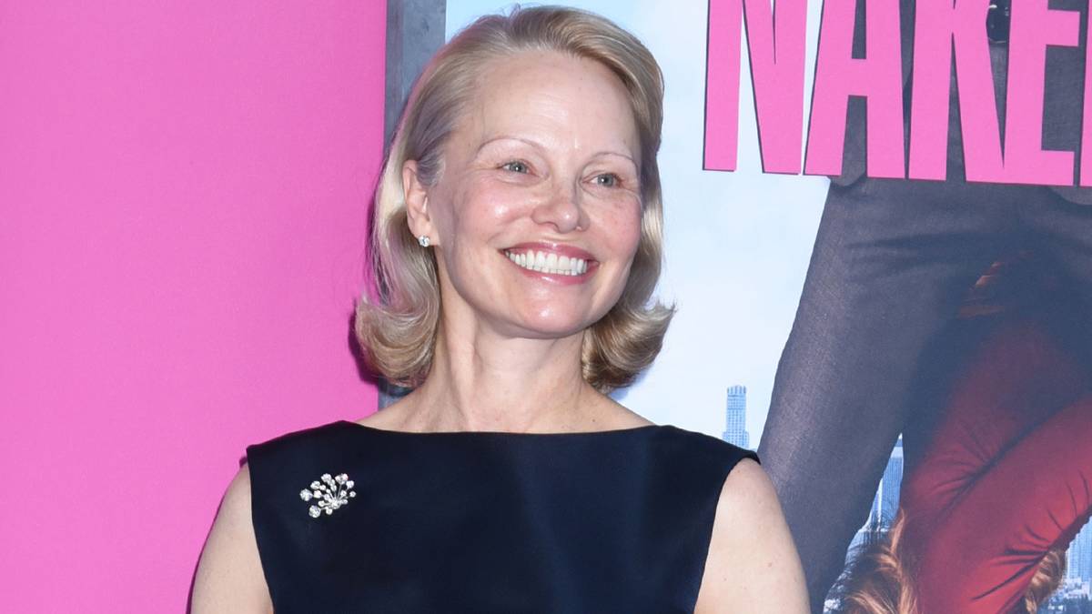 Pamela Anderson: Fracasso de super-heroína ganha remake para TV