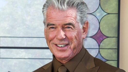 Pierce Brosnan em remake de clássico de ação de Stallone