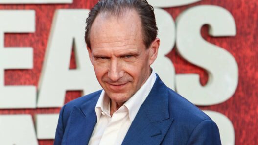 Ralph Fiennes como Presidente Snow: Imagem inédita de prelúdio de Jogos Vorazes