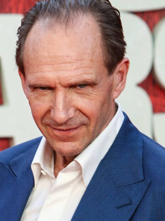 Ralph Fiennes como Presidente Snow: Imagem inédita de prelúdio de Jogos Vorazes