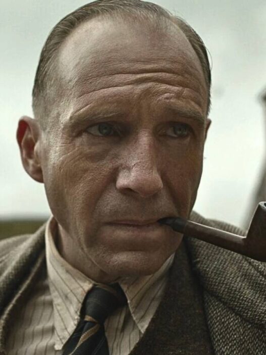 Ralph Fiennes como Presidente Snow em 'A Cantiga dos Pássaros e das Serpentes'
