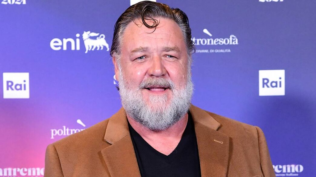Russell Crowe: Nova Honraria e Sucesso de Filme da 2ª Guerra Mundial