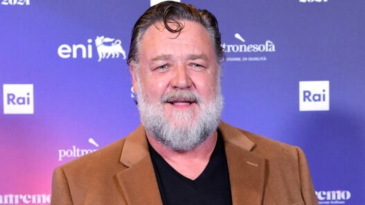 Russell Crowe: Nova Honraria e Sucesso de Filme da 2ª Guerra Mundial