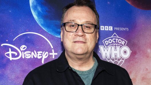 Russell T Davies: Nova série britânica ganha atualização de produção