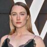 Saoirse Ronan em Thriller de Comédia: Sucesso no Rotten Tomatoes