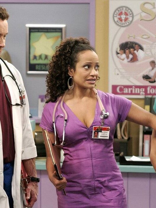 Dr. Cox Está de Volta em Scrubs! Mas Há um Detalhe